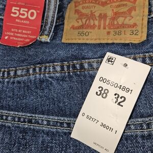 Mens Levi's 550 38 x 32 Jeans. New w/Tags. Smoke free, dog friendly home